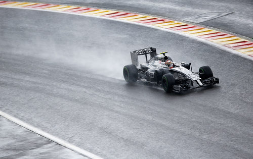 Kevin Magnussen superó a su compañero en Spa