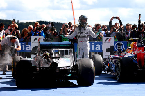Nico Rosberg aparca el coche tras acabar la carrera