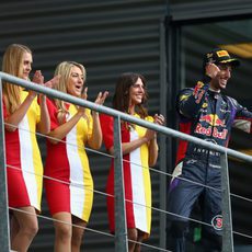 Daniel Ricciardo celebra su victoria en Spa