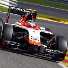 Max Chilton ataca la chicane de Spa