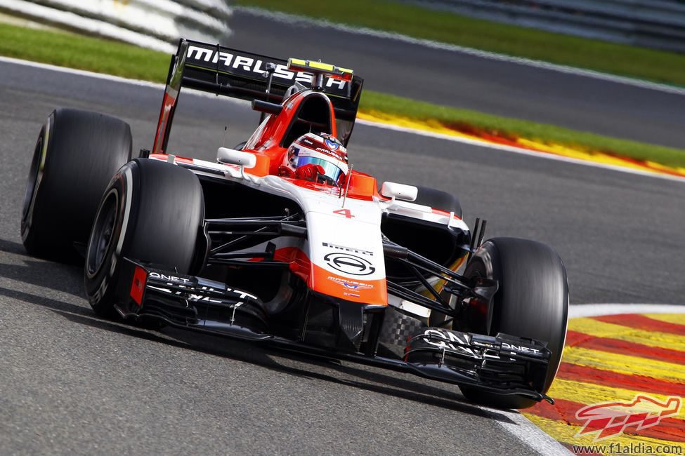 Max Chilton ataca la chicane de Spa