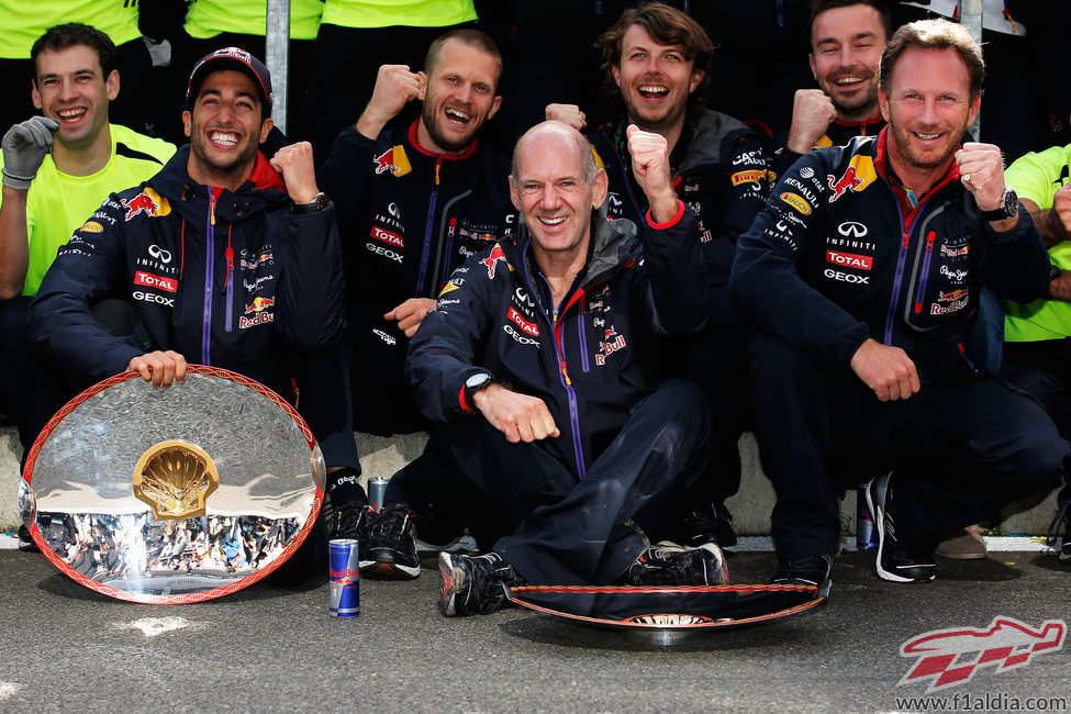 Adrian Newey y Christian Horner, contentos por Ricciardo