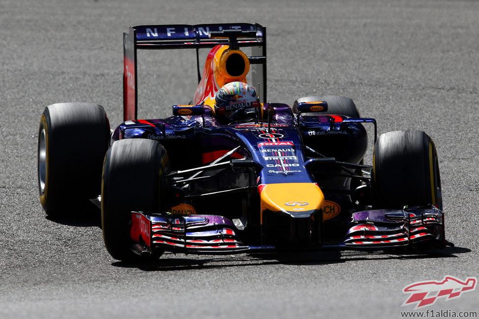 Sebastian Vettel tuvo mucha acción al final de la carrera