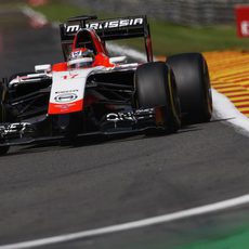 Jules Bianchi durante la carrera en Spa