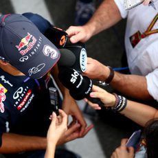 Daniel Ricciardo charla con la prensa en Monza