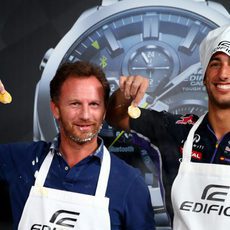 Christian Horner y Daniel Ricciardo en un evento de Casio