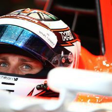 Max Chilton espera indicaciones para salir de boxes