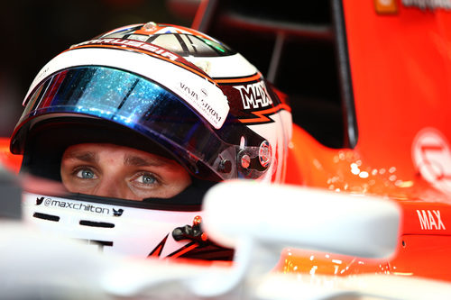 Max Chilton espera indicaciones para salir de boxes