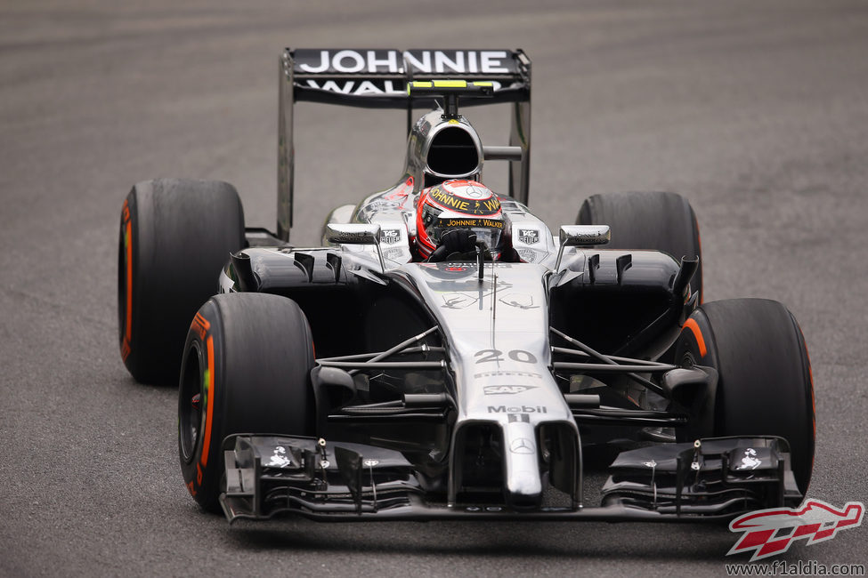 Kevin Magnussen prueba las sensaciones del MP4-29