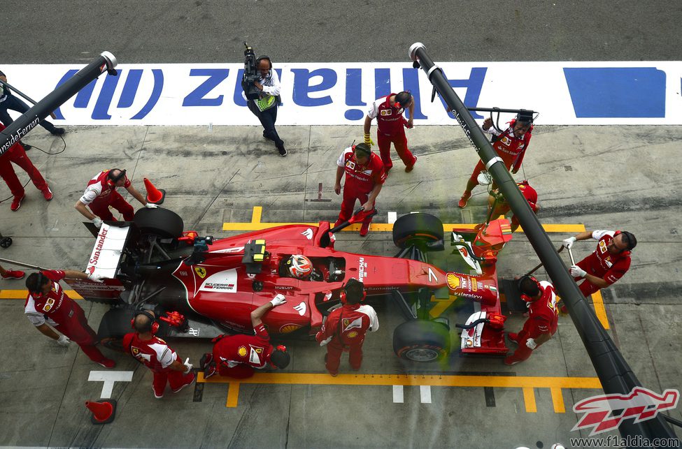 Kimi Räikkönen en el pitlane de Monza