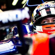 Daniil Kvyat espera a recibir instrucciones