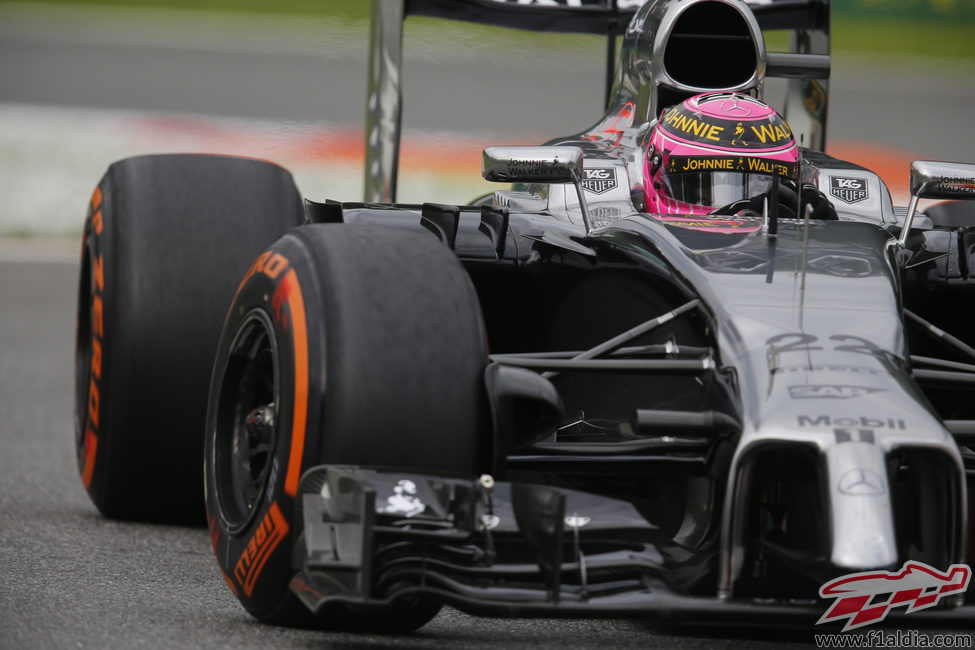 Jenson Button con los neumáticos duros