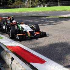 Sergio Pérez con neumáticos medios en Monza