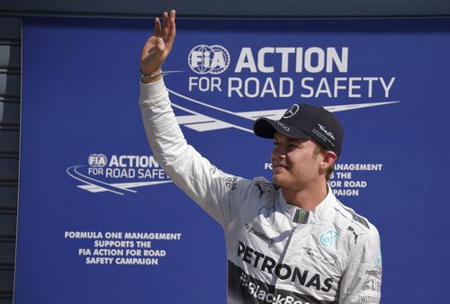Nico Rosberg saluda a los fans en Monza