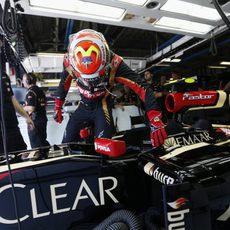 Pastor Maldonado se sube al E22 para disputar la clasificación