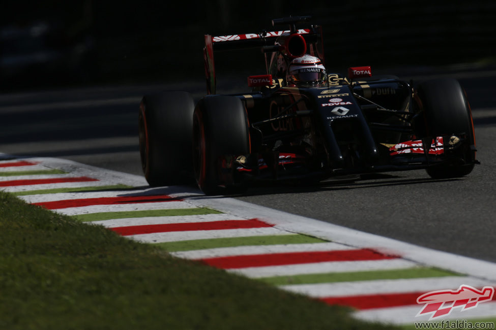 Romain Grosjean empezó tarde la clasificación por problemas