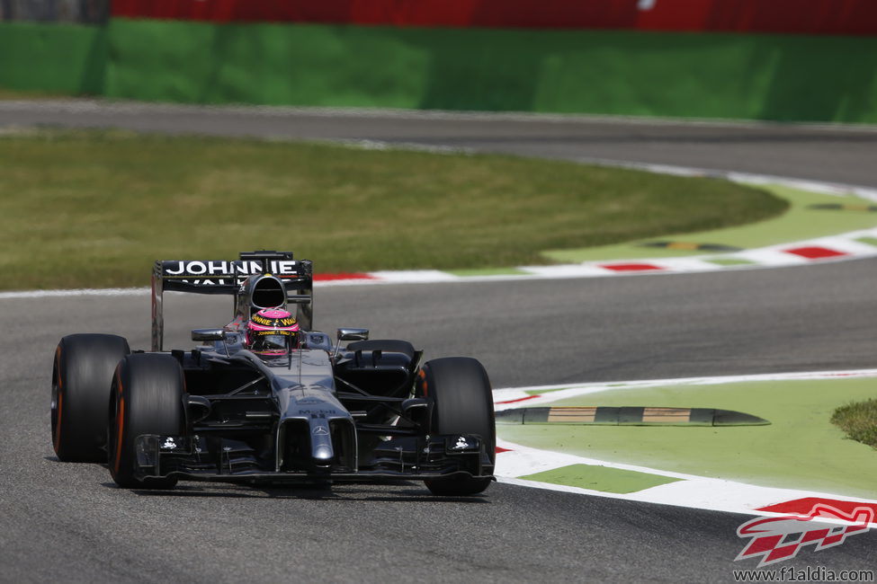 Jenson Button llega hasta la sexta posición