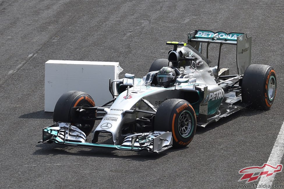 Nico Rosberg se salta la segunda chicane de Monza