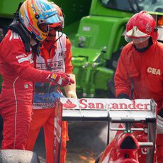 Fernando Alonso abandona en la vuelta 30