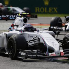 Valtteri Bottas recuperó puestos tras su mala salida