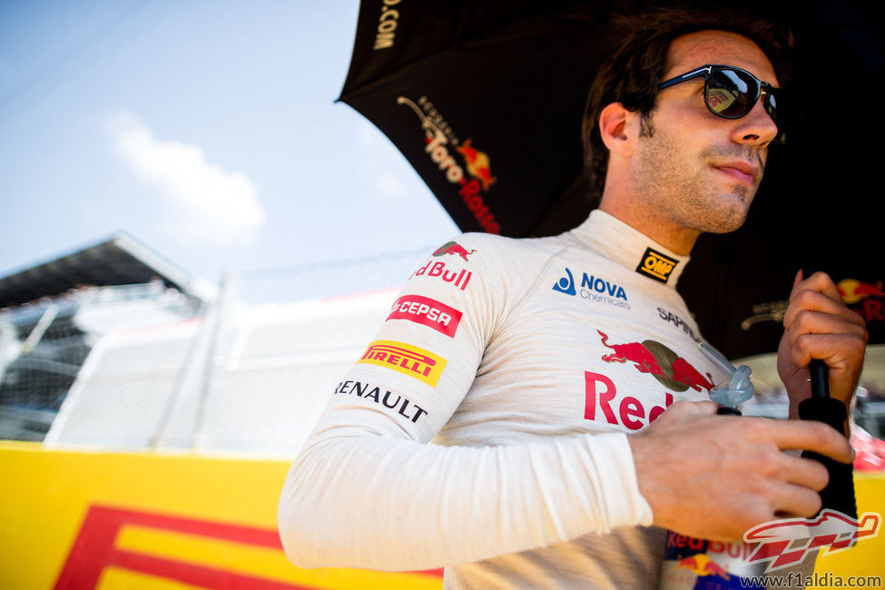 Jean-Eric Vergne esperando para comenzar la carrera