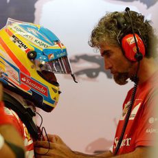 Fernando Alonso se prepara para disputar los L1 en Singapur