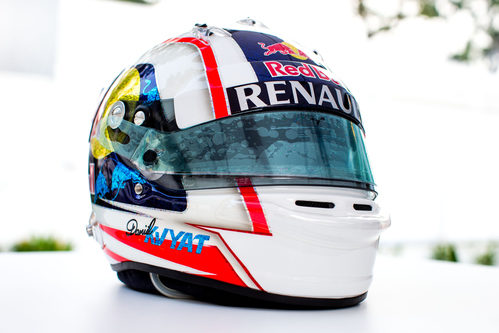 Casco especial de Daniil Kvyat para Singapur