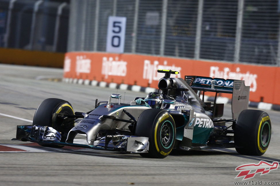 Nico Rosberg rueda en Marina Bay