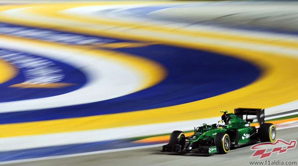 Marcus Ericsson probando diferentes configuraciones