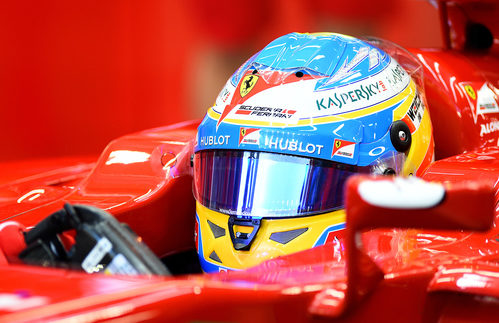 Detalle del casco de Fernando Alonso en Singapur