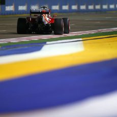 Kimi Räikkönen a punto de cruzar la línea de meta