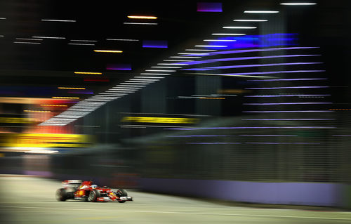 Fernando Alonso exprime su F14 T