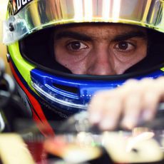 Pastor Maldonado con problemas en el turbo