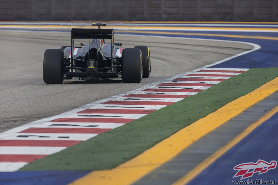 Esteban Gutiérrez se acerca a los pianos