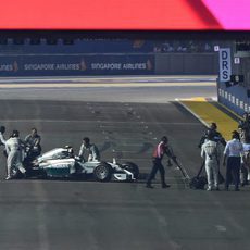 Nico Rosberg se queda parado en la vuelta de formación