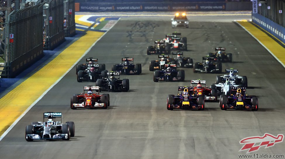 Primeros metros del GP de Singapur 2014