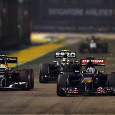 Esteban Gutiérrez luchando con Jean-Eric Vergne