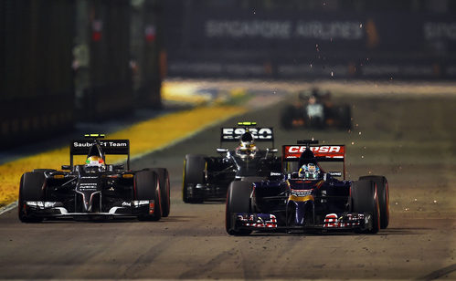 Esteban Gutiérrez luchando con Jean-Eric Vergne