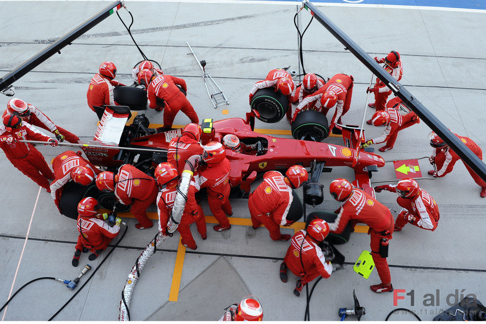 Raikkonen hace una parada