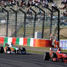 Fisichella seguido de un Force India