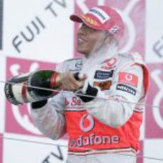Hamilton con el champán