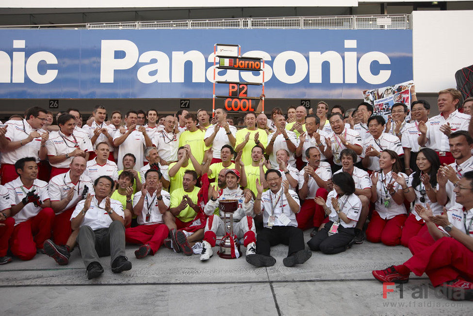 El equipo Toyota con Trulli