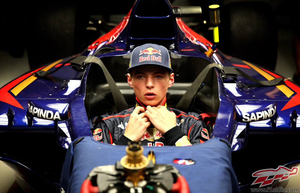 Max Verstappen se hace el asiento para Japón