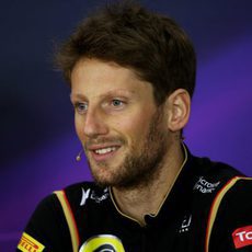 Romain Grosjean sonríe en rueda de prensa