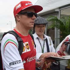 Kimi Räikkönen llega al circuito de Suzuka