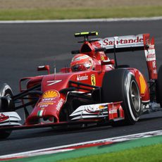 Kimi Räikkönen rueda con el F14-T en los Libres 2