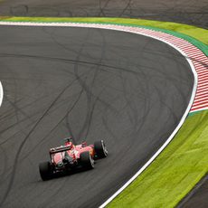 Fernando Alonso rueda en los Libres 3 de Japón