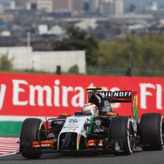 Sergio Perez corriendo con su Force India en Suzuka
