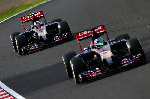 Daniil Kvyat siguiendo a Jean-Eric Vergne