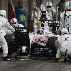 Parada en boxes de Felipe Massa en Japón